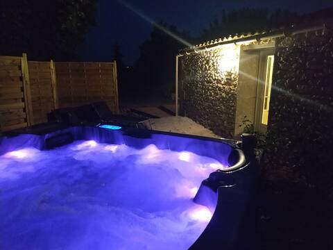 Private Jacuzzi not overlooked
