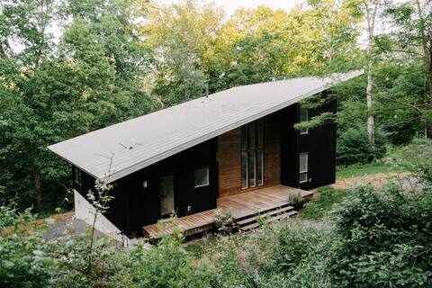 Spacious Retreat by Hankins Creek