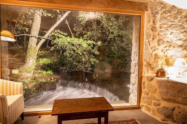 El Molino Atravesado Por El Rio 5 Estrellas Spa Piscina - Bourg-Argental
