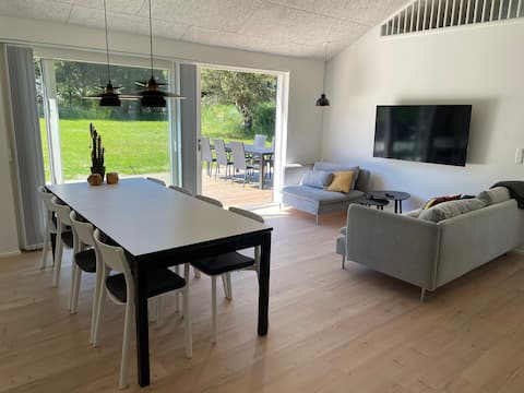 Popular Airbnb listing: New quality cottage close to beach and golf course in Frederikshavn