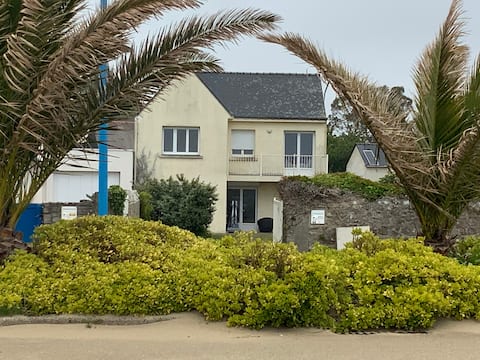 Beach front sea view house near shops