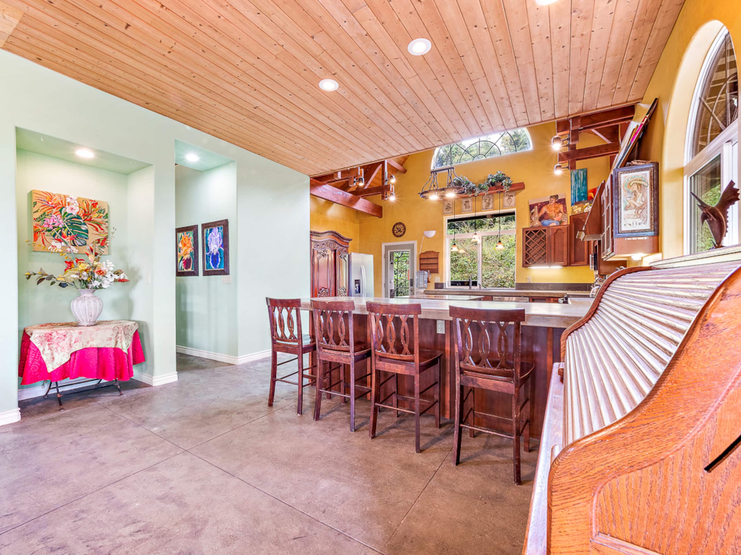 Home in Holualoa · ★4.6 · 4 bedrooms · 7 beds · 3.5 private baths - Image 11