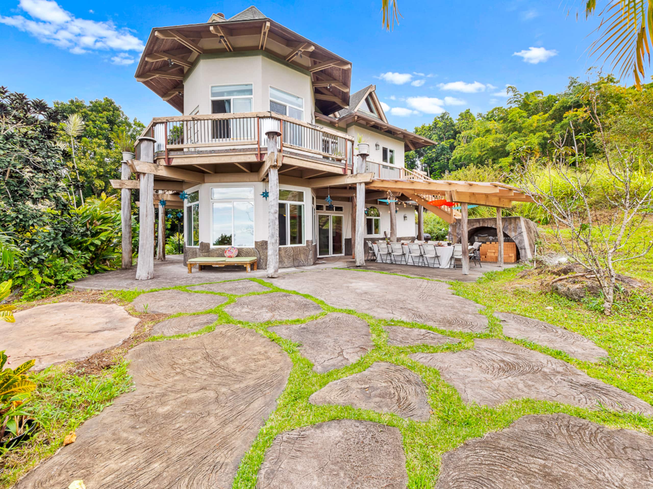 Home in Holualoa · ★4.6 · 4 bedrooms · 7 beds · 3.5 private baths - Image 31