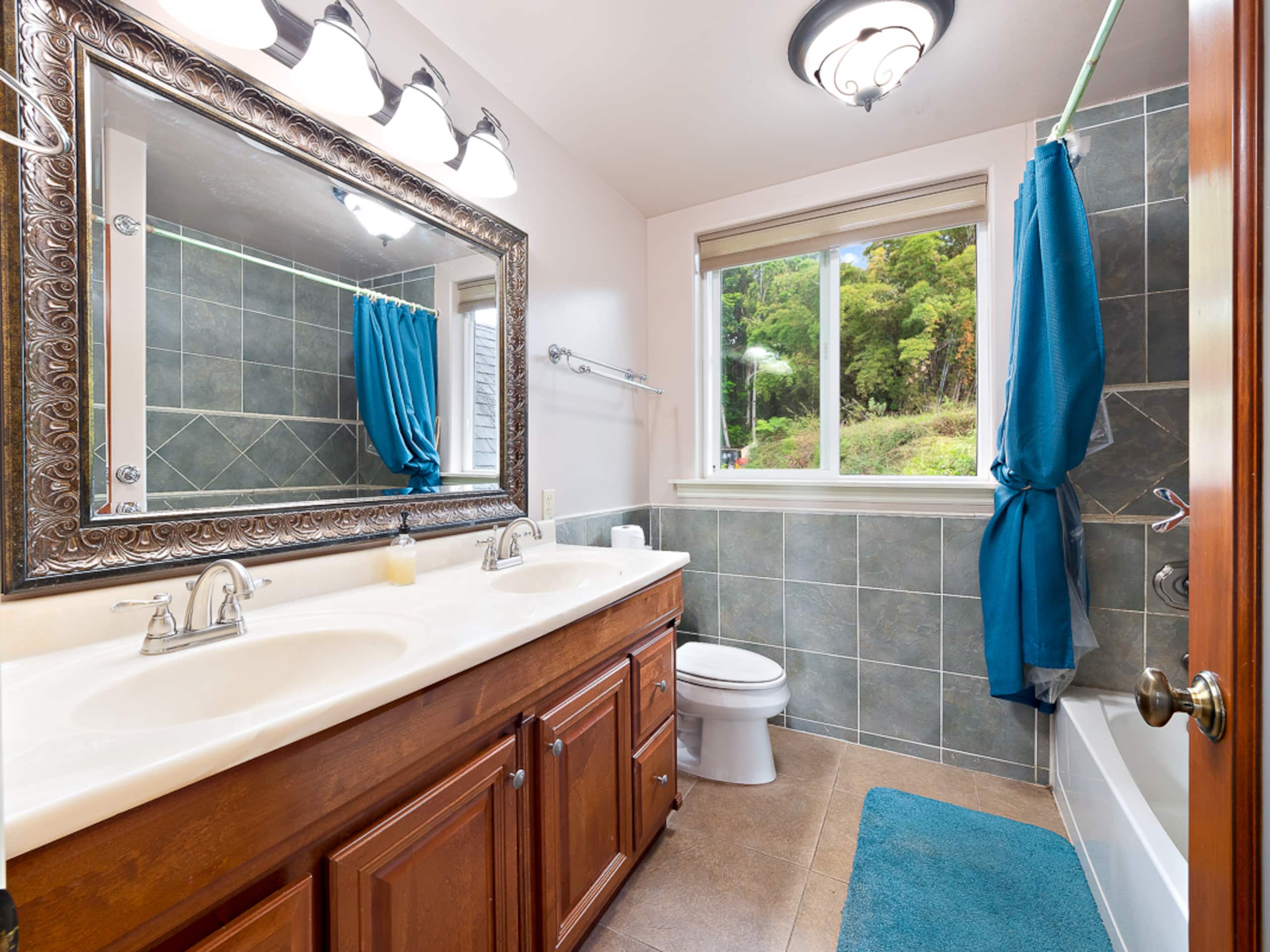 Home in Holualoa · ★4.6 · 4 bedrooms · 7 beds · 3.5 private baths - Image 23