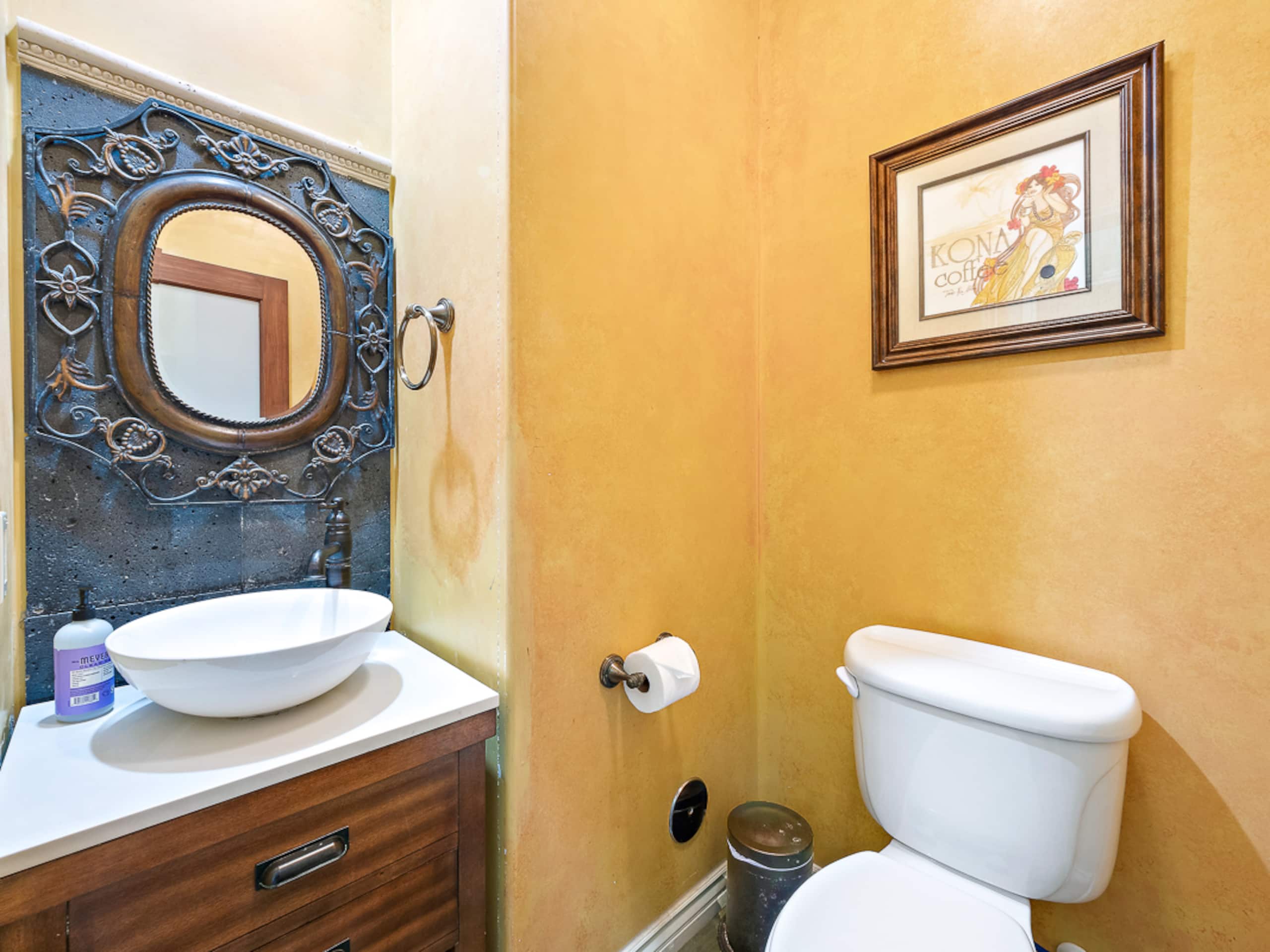 Home in Holualoa · ★4.6 · 4 bedrooms · 7 beds · 3.5 private baths - Image 27