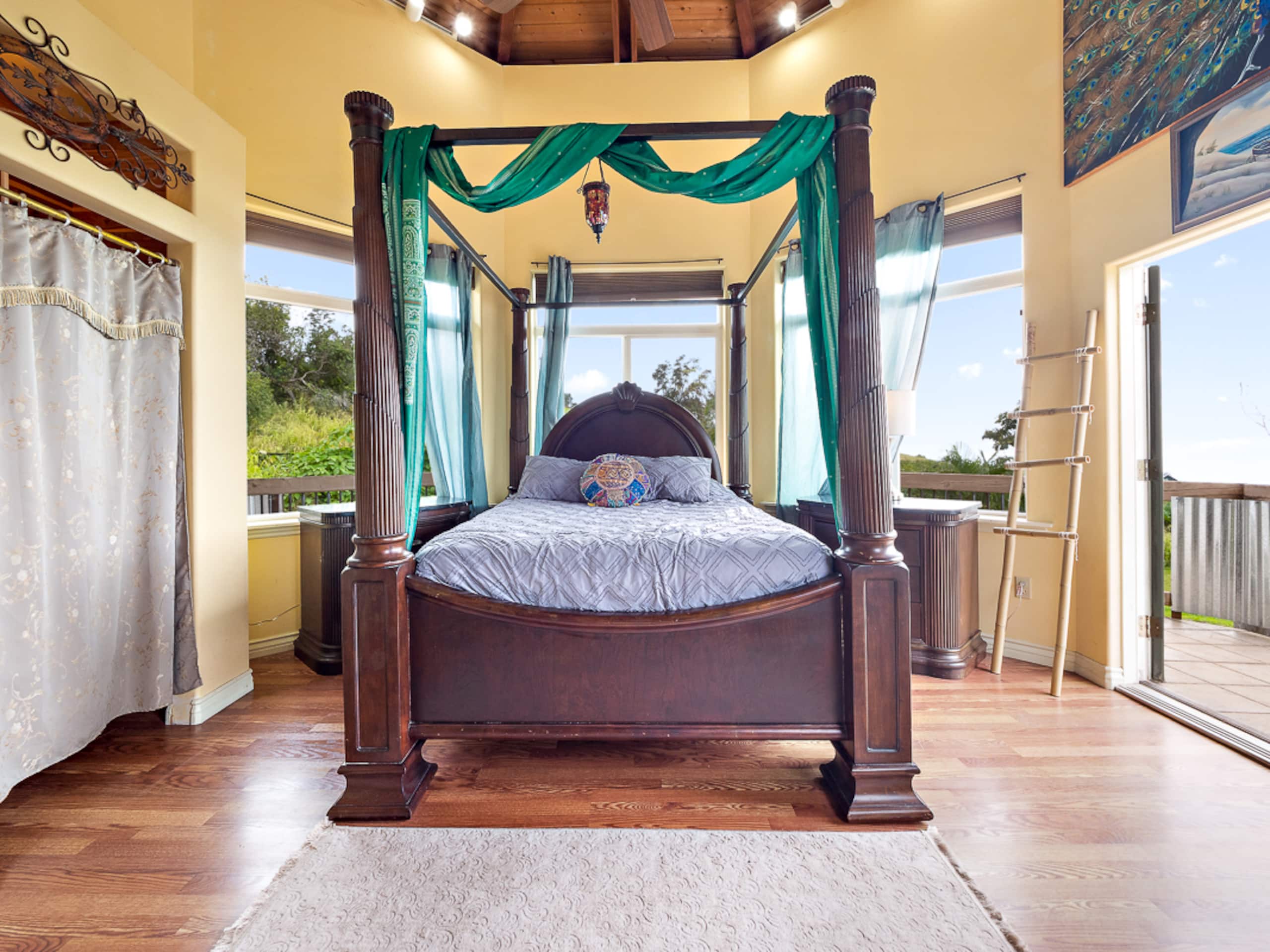 Home in Holualoa · ★4.6 · 4 bedrooms · 7 beds · 3.5 private baths - Image 22