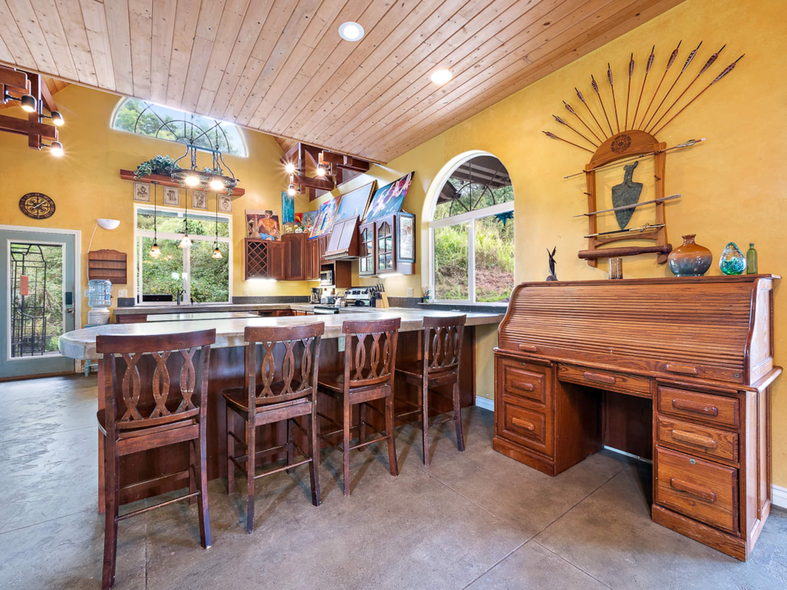 Home in Holualoa · ★4.6 · 4 bedrooms · 7 beds · 3.5 private baths - Image 9