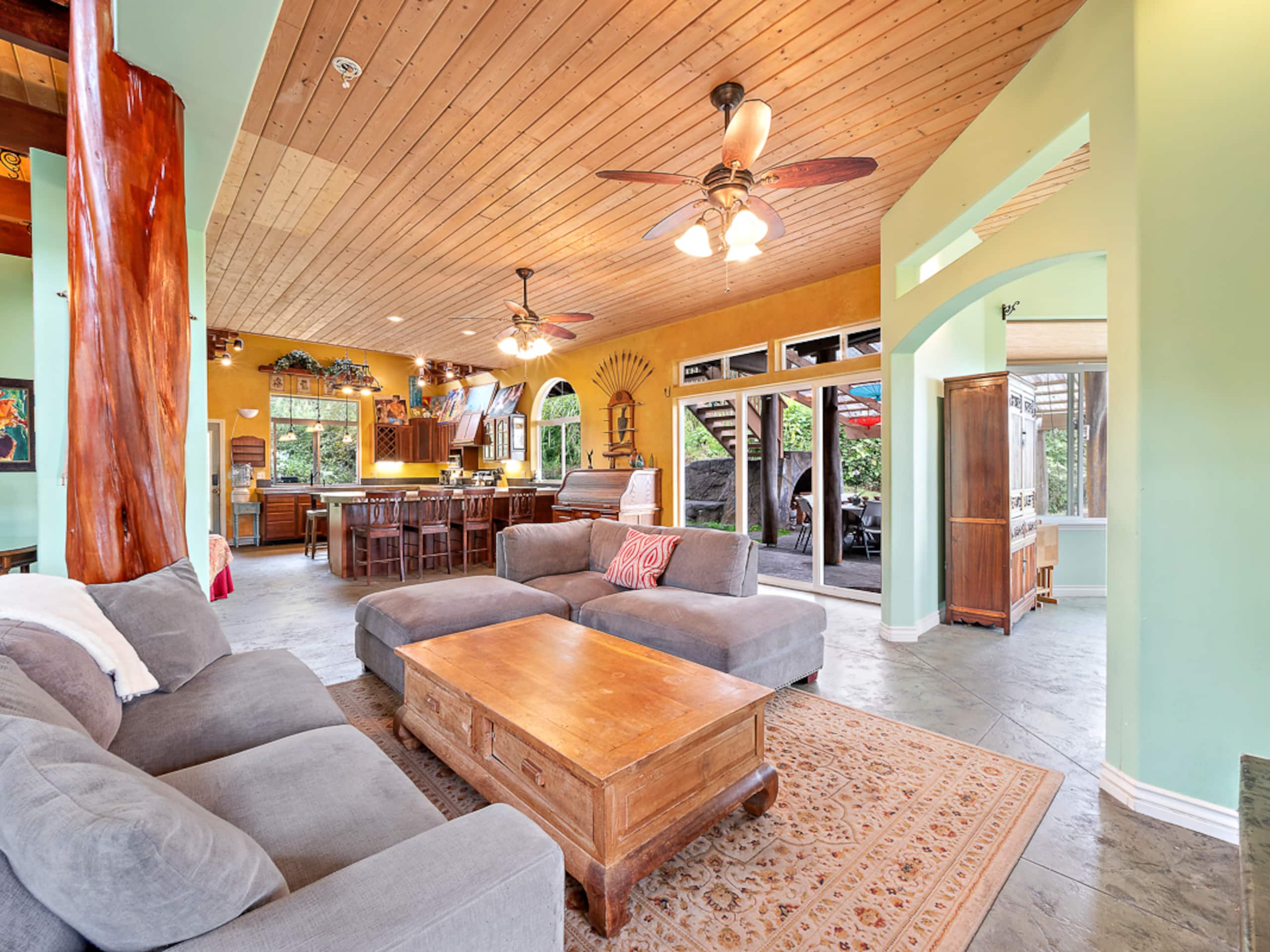Home in Holualoa · ★4.6 · 4 bedrooms · 7 beds · 3.5 private baths - Image 7