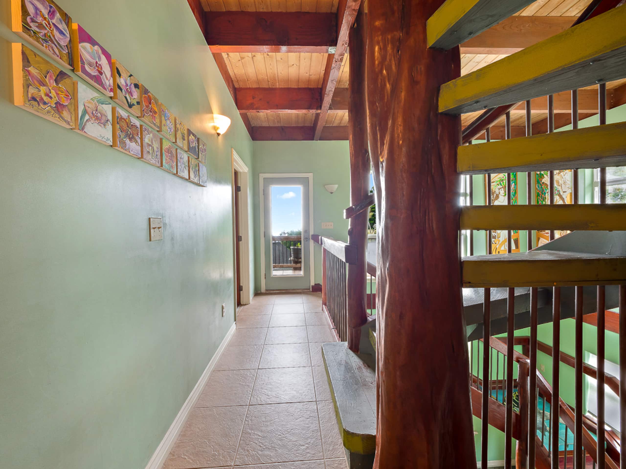 Home in Holualoa · ★4.6 · 4 bedrooms · 7 beds · 3.5 private baths - Image 39