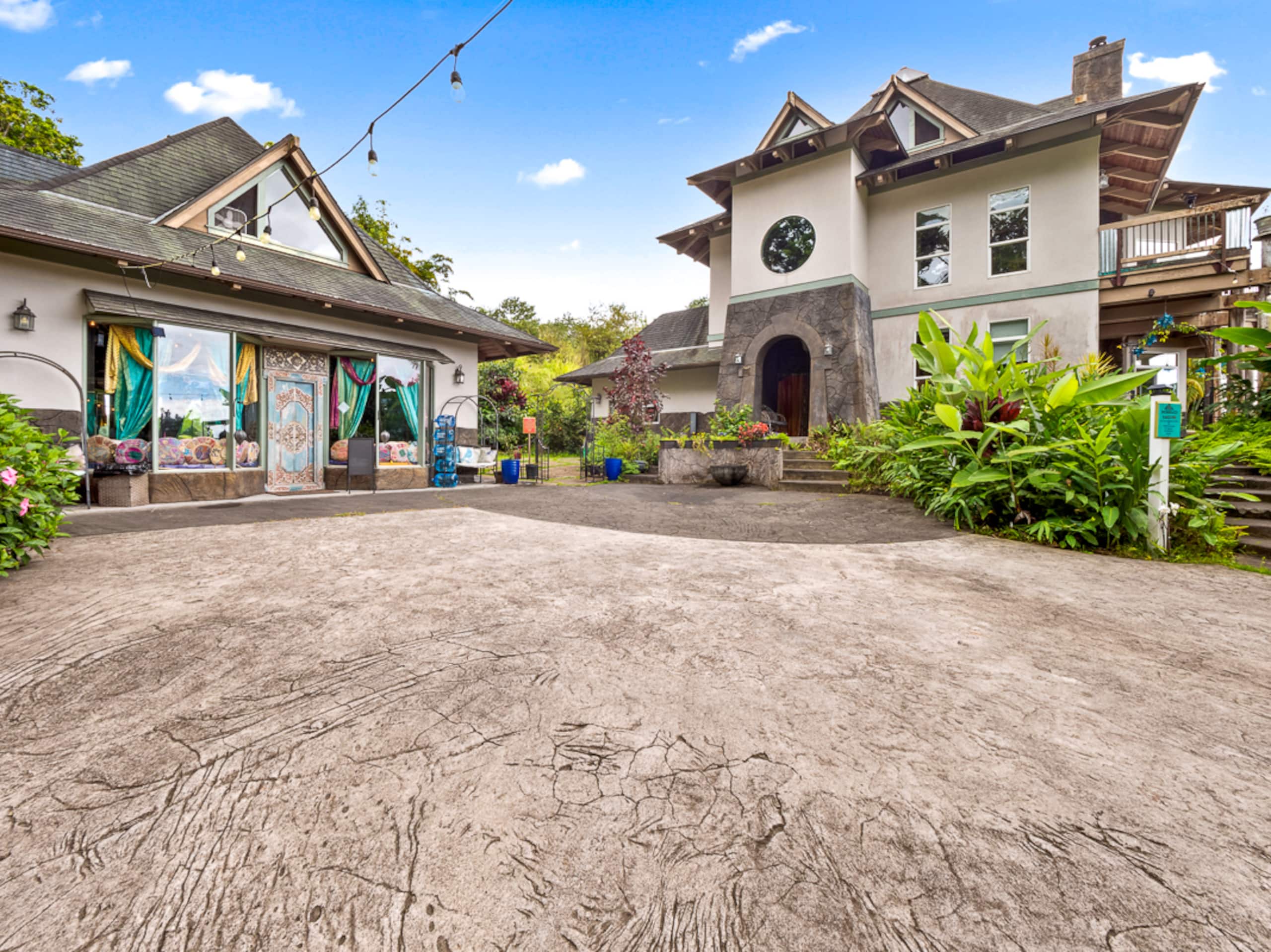 Home in Holualoa · ★4.6 · 4 bedrooms · 7 beds · 3.5 private baths - Image 32