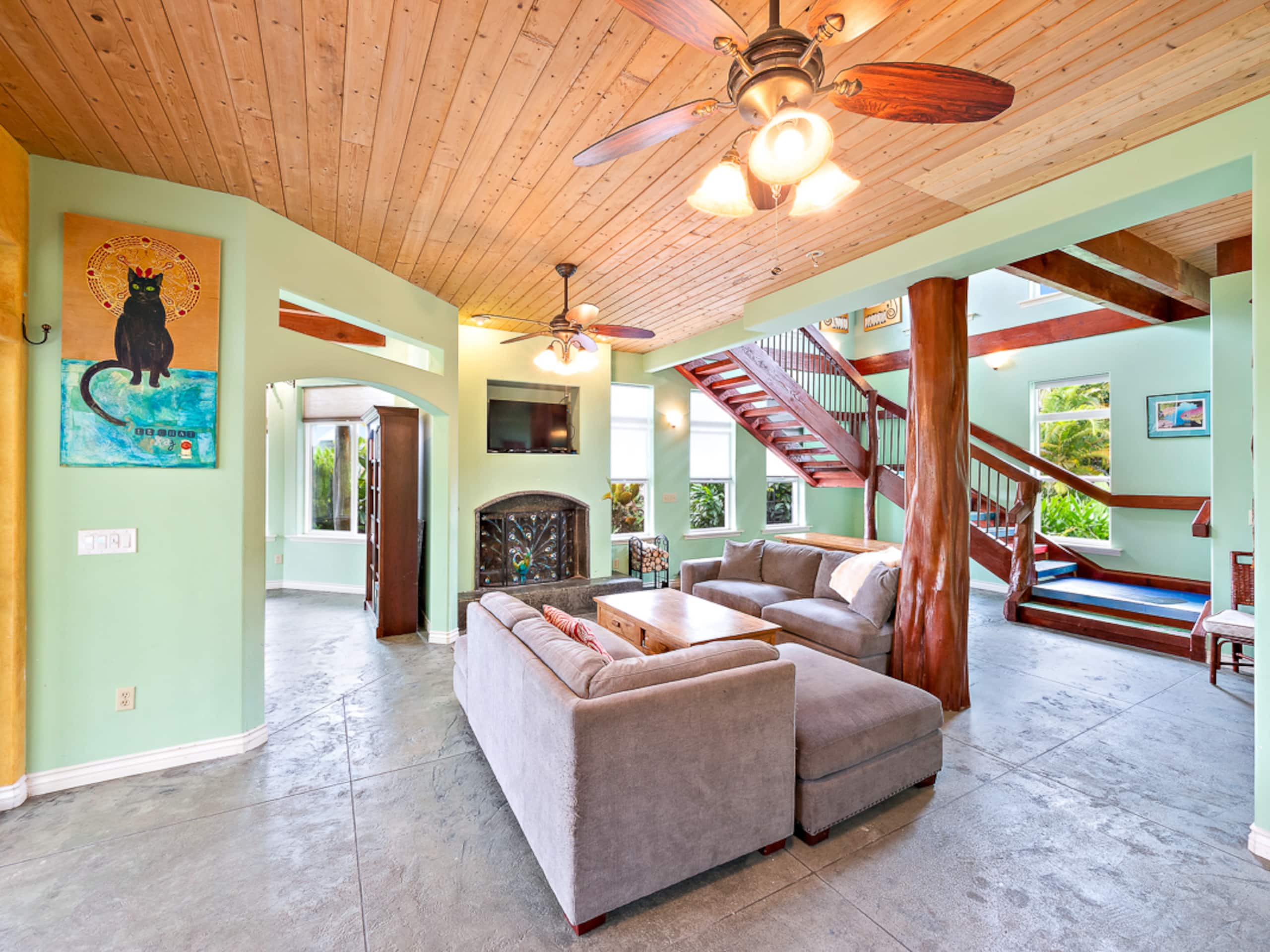 Home in Holualoa · ★4.6 · 4 bedrooms · 7 beds · 3.5 private baths - Image 3
