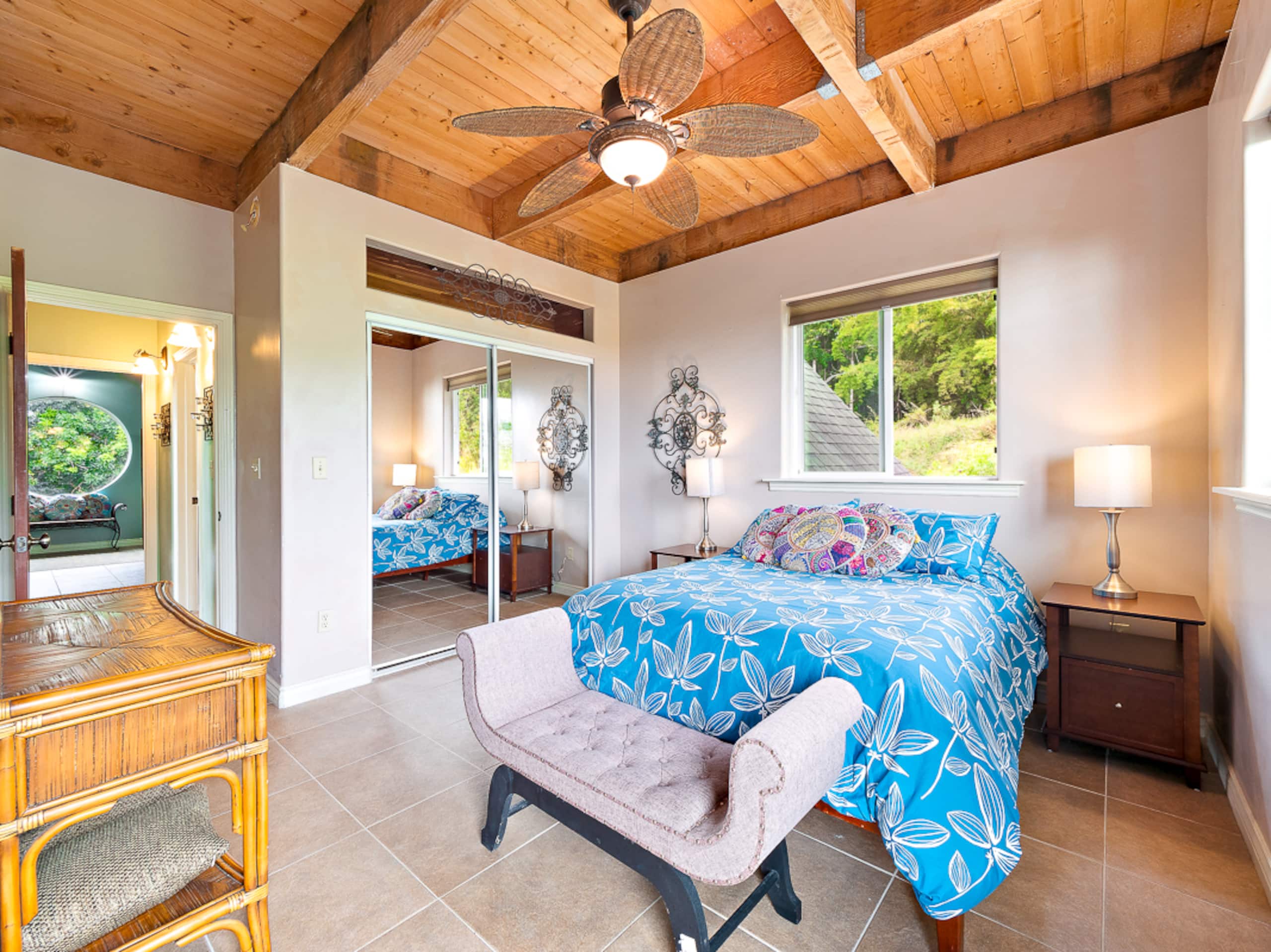 Home in Holualoa · ★4.6 · 4 bedrooms · 7 beds · 3.5 private baths - Image 19