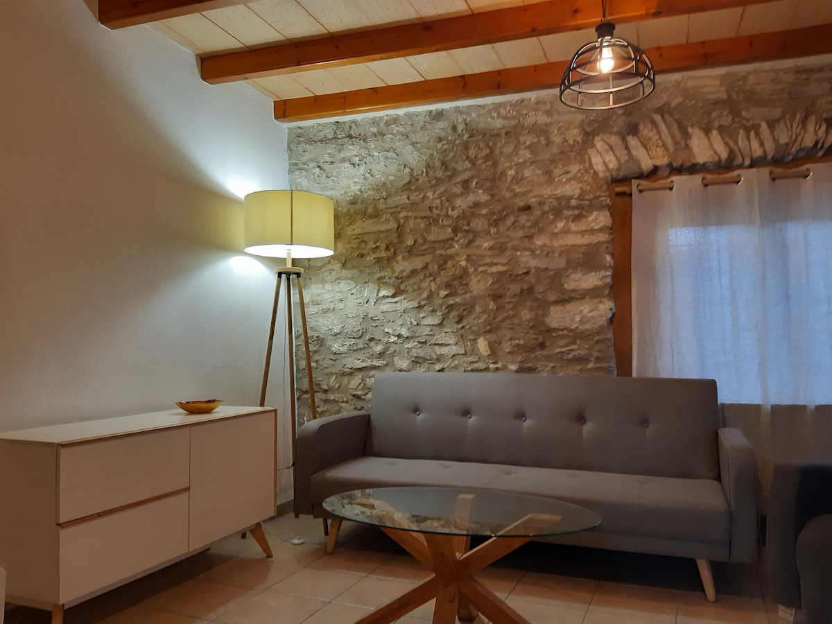 Successful Airbnb property: House in the center of Begur, pool, porch and garage in Begur