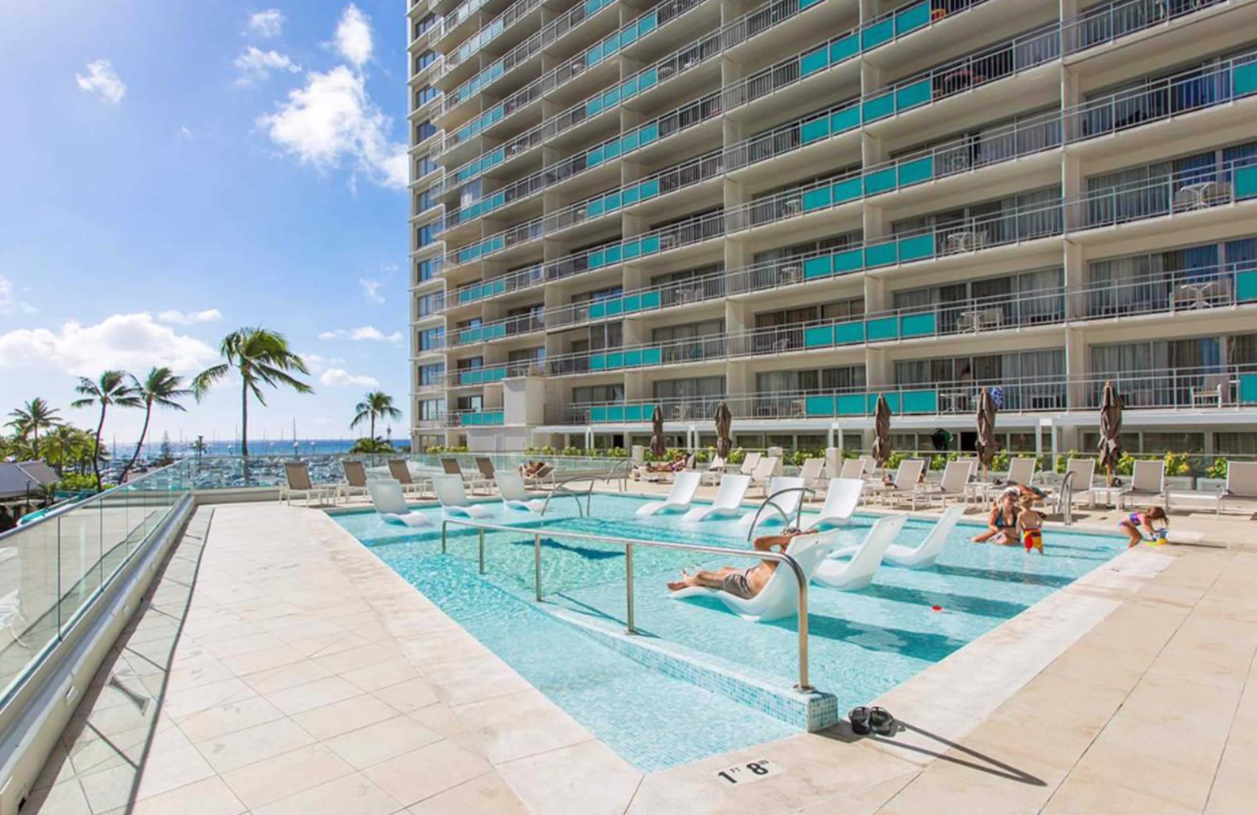 Condo in Honolulu · ★5.0 · Studio · 2 beds · 1 private bath - Image 49