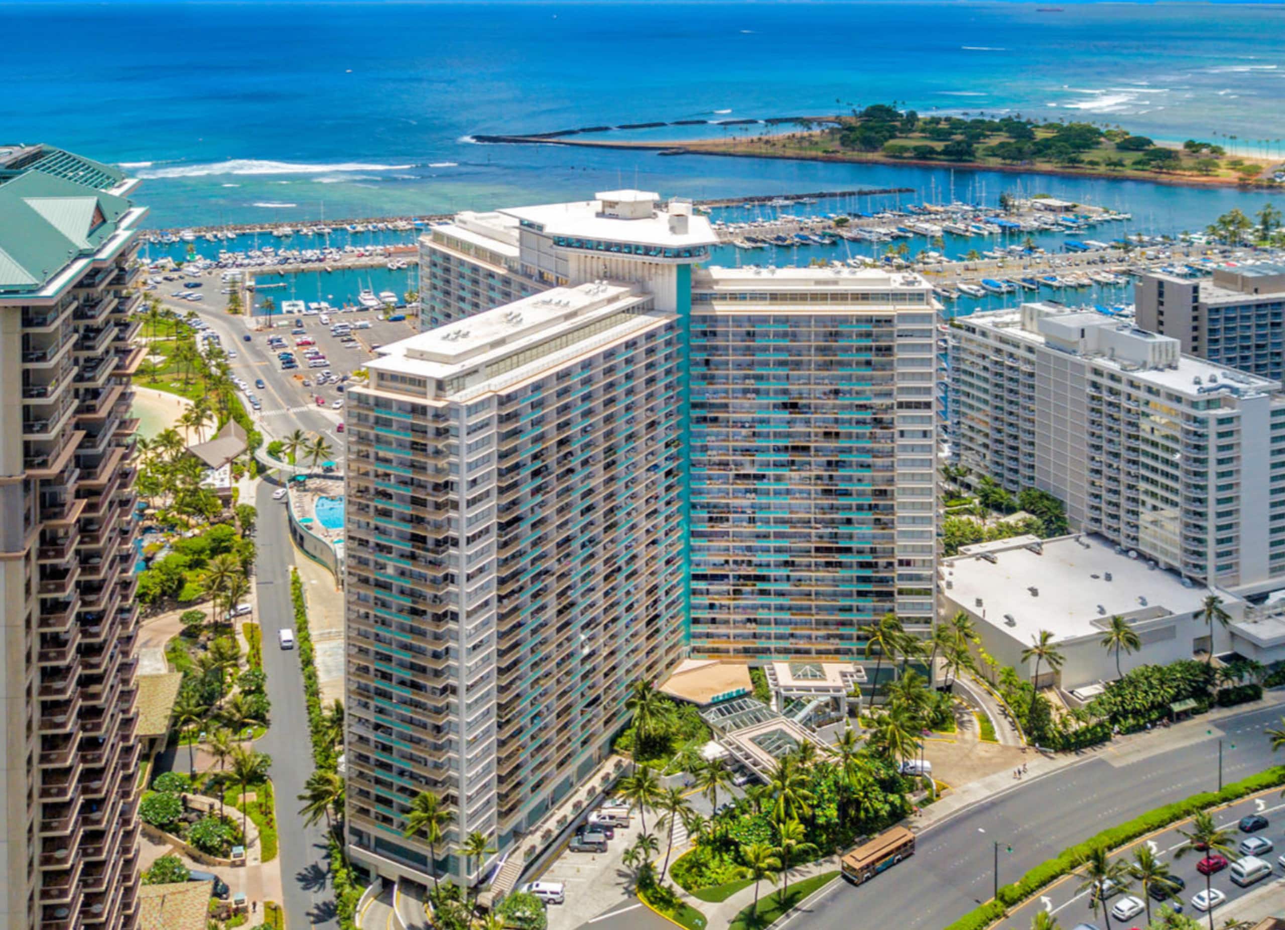 Condo in Honolulu · ★5.0 · Studio · 2 beds · 1 private bath - Image 44
