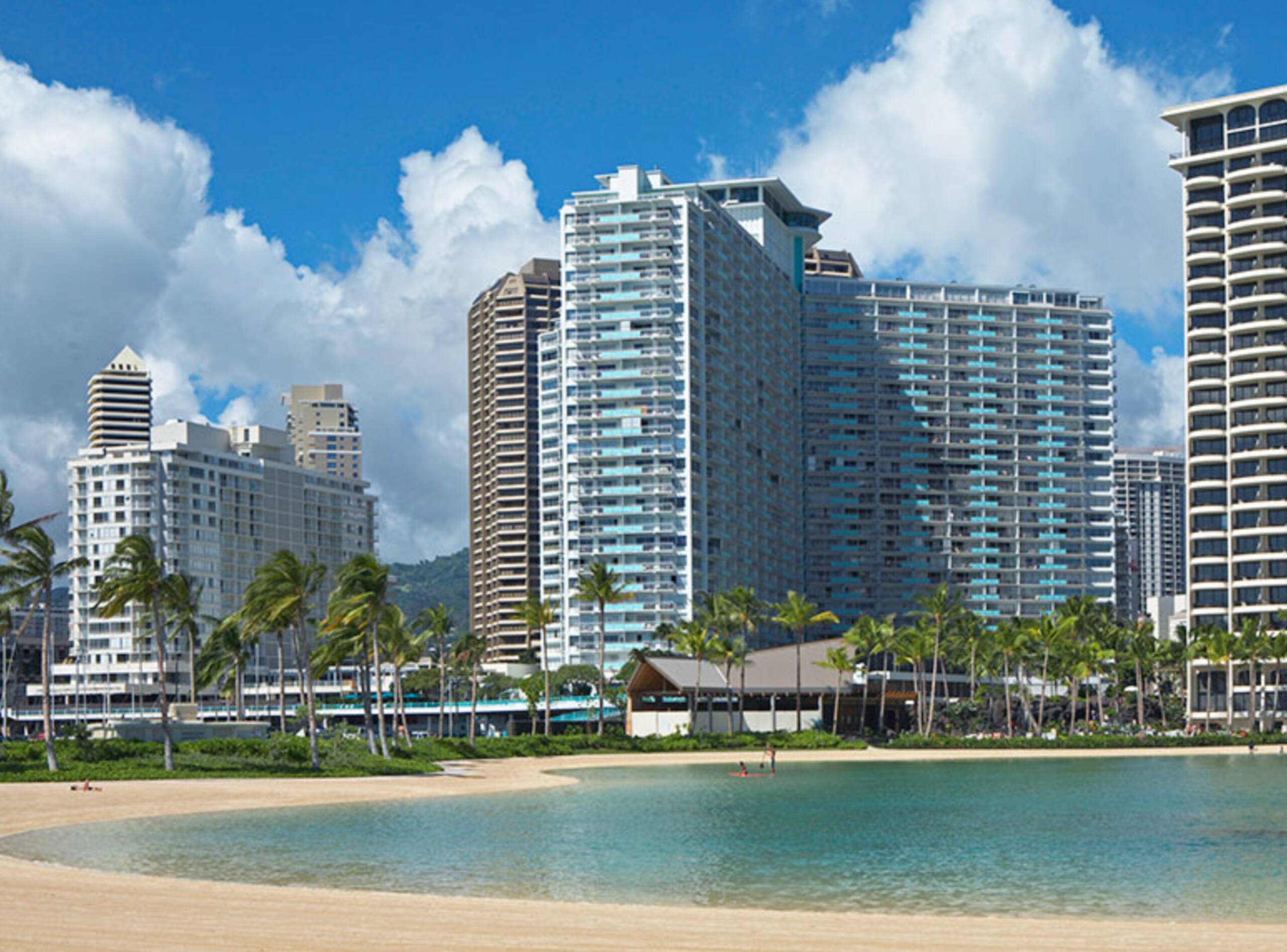 Condo in Honolulu · ★5.0 · Studio · 2 beds · 1 private bath - Image 42