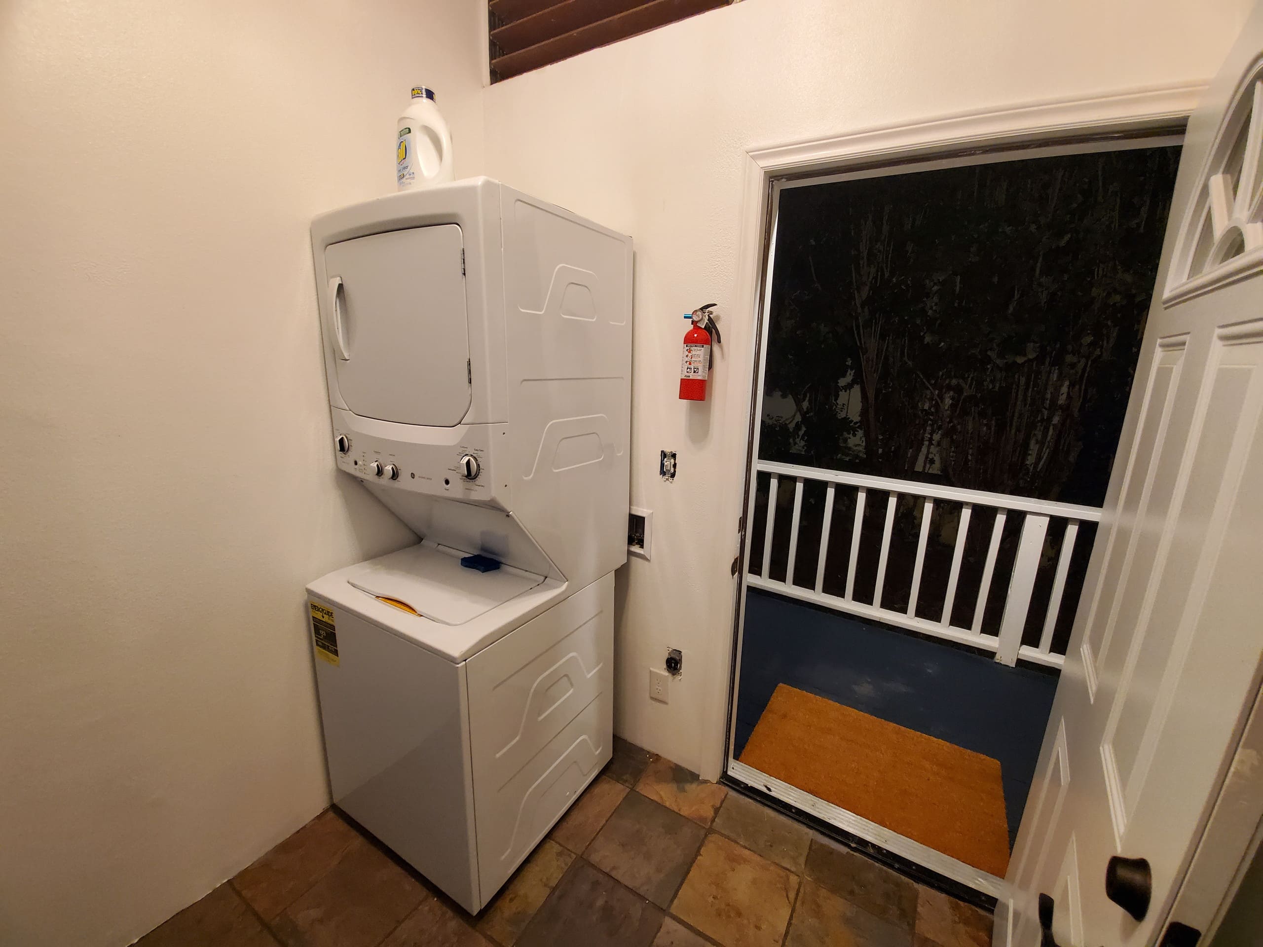 Olena Studio; King bed, Close to Airport - Photo 18