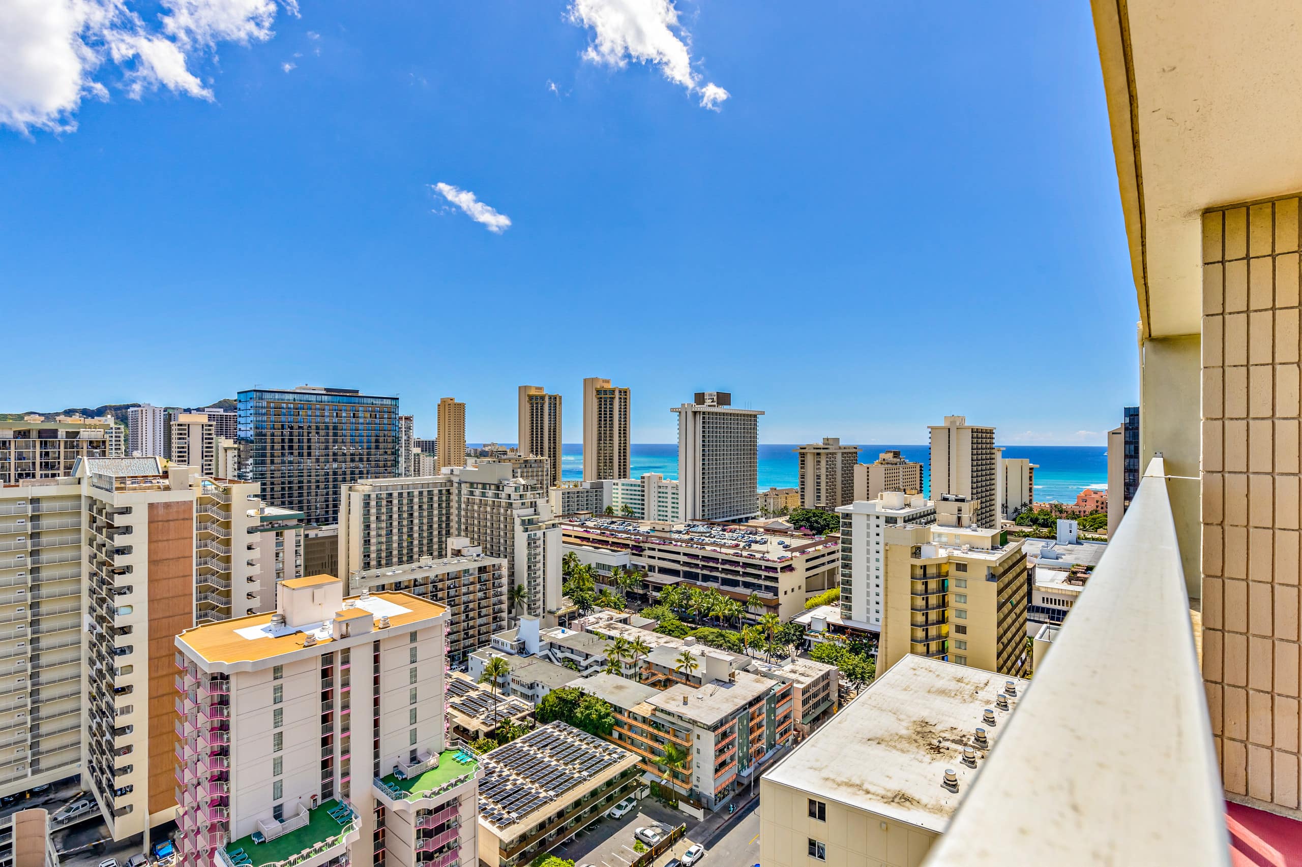 Condo in Honolulu · ★4.74 · Studio · 2 beds · 1 private bath - Image 11