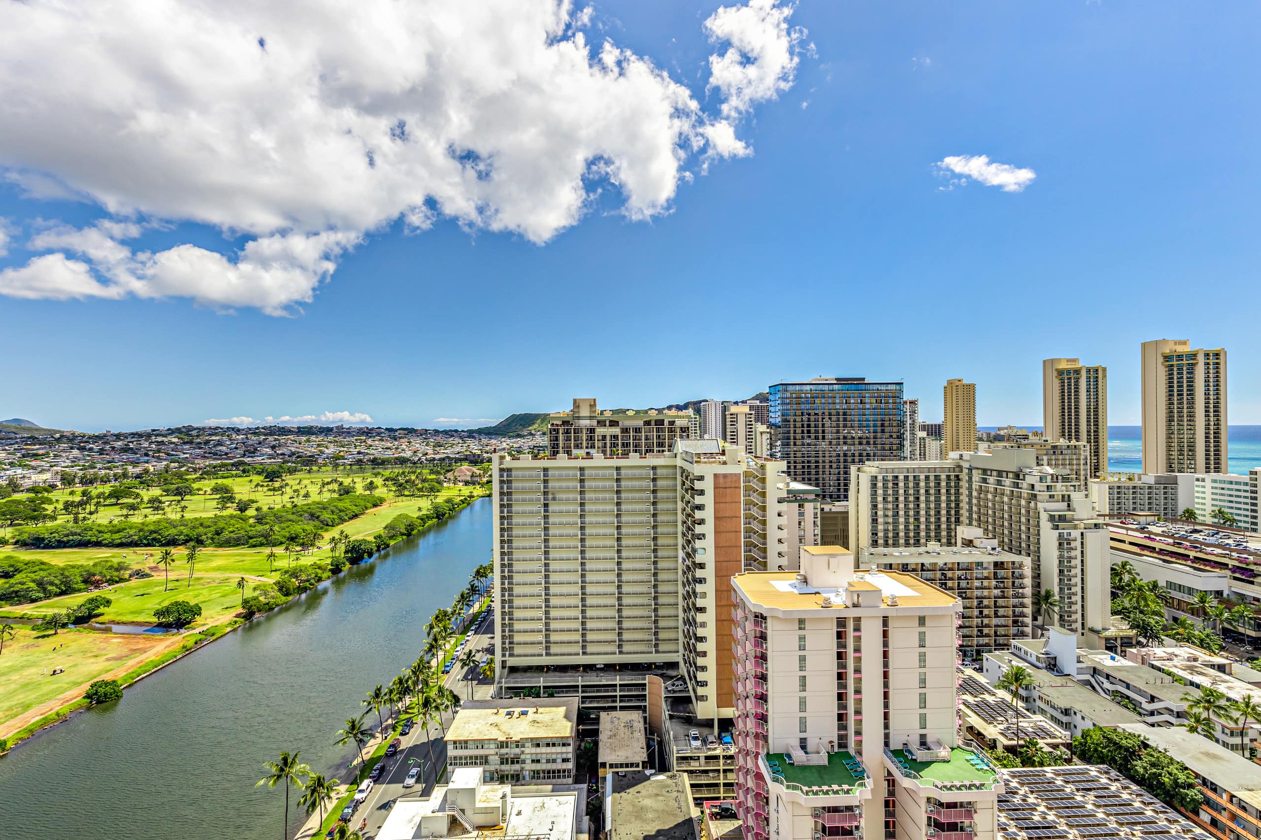 Condo in Honolulu · ★4.74 · Studio · 2 beds · 1 private bath - Image 16