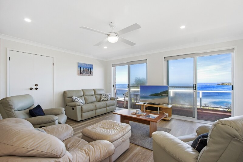 Successful Airbnb property: Bellevue on the waterfront Manyana panoramic views in Manyana