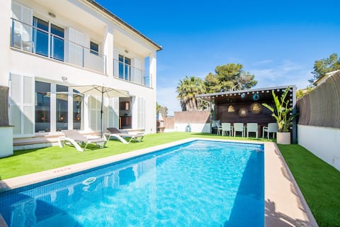 Fantastic Beach Villa, Pool Heating, 8 Guests