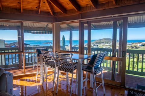 Spacious, inviting home with stunning ocean views!
