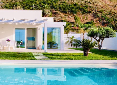 Golden Holiday Mare villa with pool