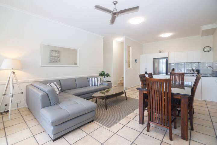 Sandy Beach 2, a 3 Bed villa on the Noosa River