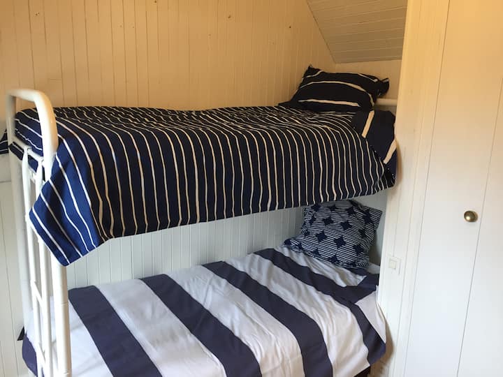 Bedroom with bunk beds (90x190)
