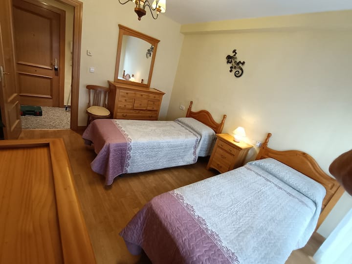 Soba za goste sa dva bračna kreveta