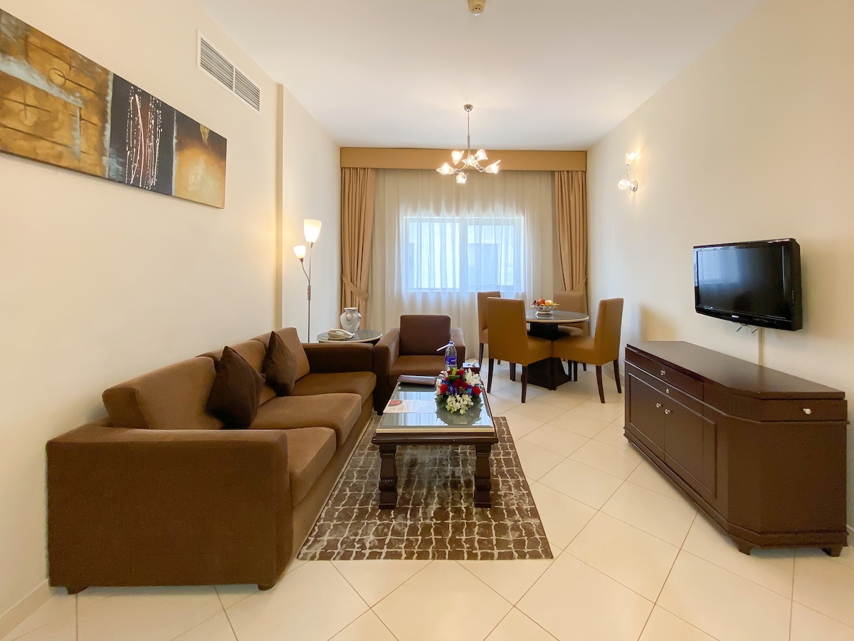 Top Airbnb: Entire 2BHK next to Mall Of Emirates in Al Barsha First
