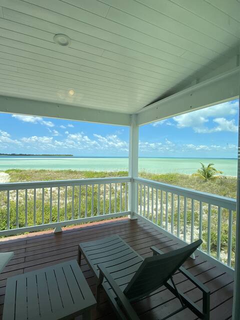Barefoot Sands - Beautiful Beachfront Home