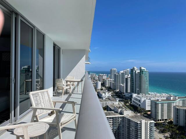 HYDE BEACH 38th floor. Ocean front.Wonderful views gallery image 2