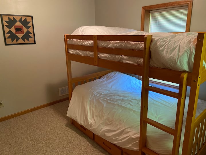 Letto a castello/camera con orso