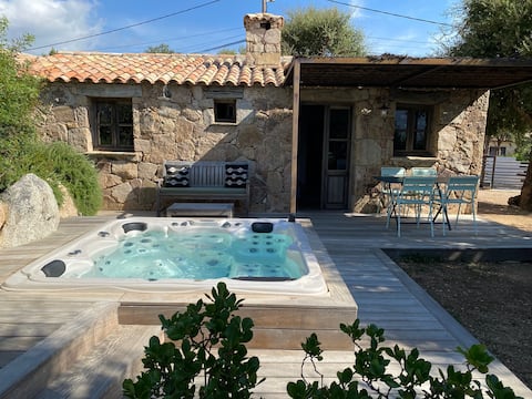 Successful Airbnb property: The Pinarello "Capellina" sheepfolds in Zonza
