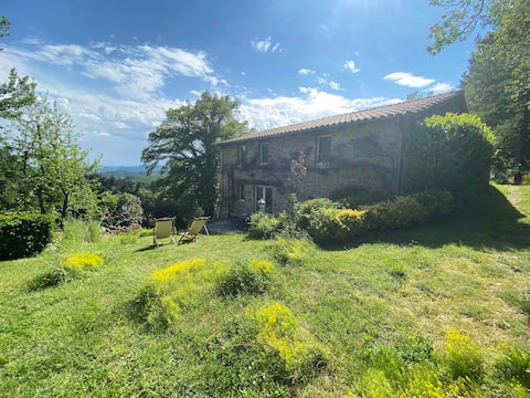 Charming Ardèche house 5-6 p, view, pool