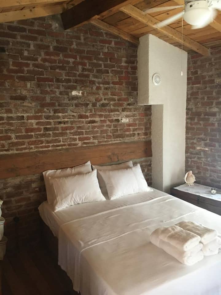 Dormitorio 1 (habitación ámbar).
