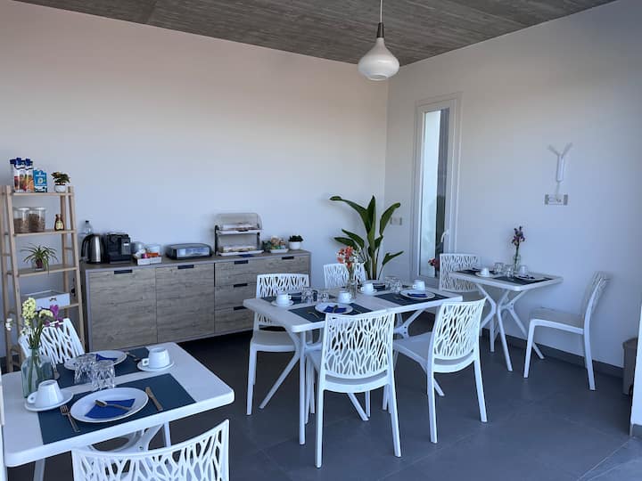 Demetra Suite,  Modern And Elegant Living In Villa - Porto Empedocle