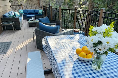 Ridgeview Lodge - with Starlink, A/C, and more!