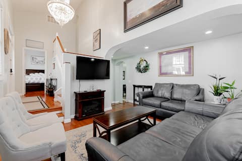 Top Airbnb: Charming French House-Cozy Quiet Stay in DTWN COLA in Columbia