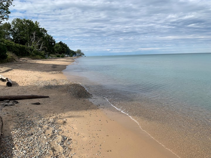 Koolest Cottage on Lake Huron with 3 bedrooms Cottages for Rent in