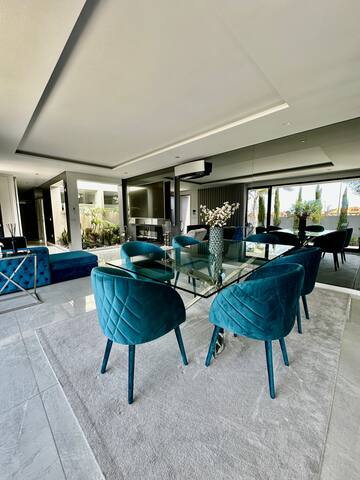 Mansion LA – Porto – heated pool gallery image 4