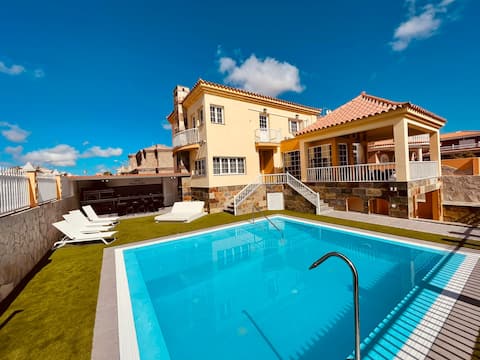 Villa Alora/OceanView/ Pool/Garden/BBQ
