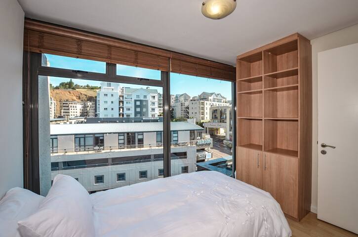 Lovely Penthouse with Breathtaking Views CS gallery image 3