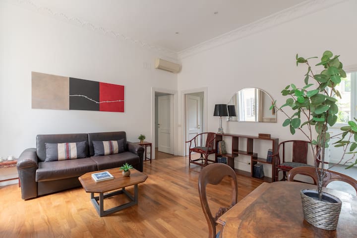 iFlat | Elegant Apt few steps from Spanish Steps gallery image 5