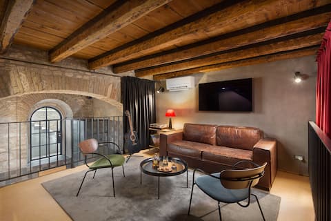 Top performing Airbnb: Beautifully designed apartment in the city center in Pula