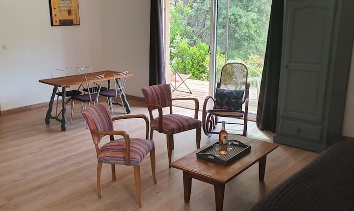 Ecrin De Verdure, Entre Mer Et Campagne - Le Castellet