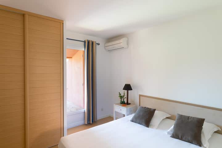 1号房： 1张双人床 