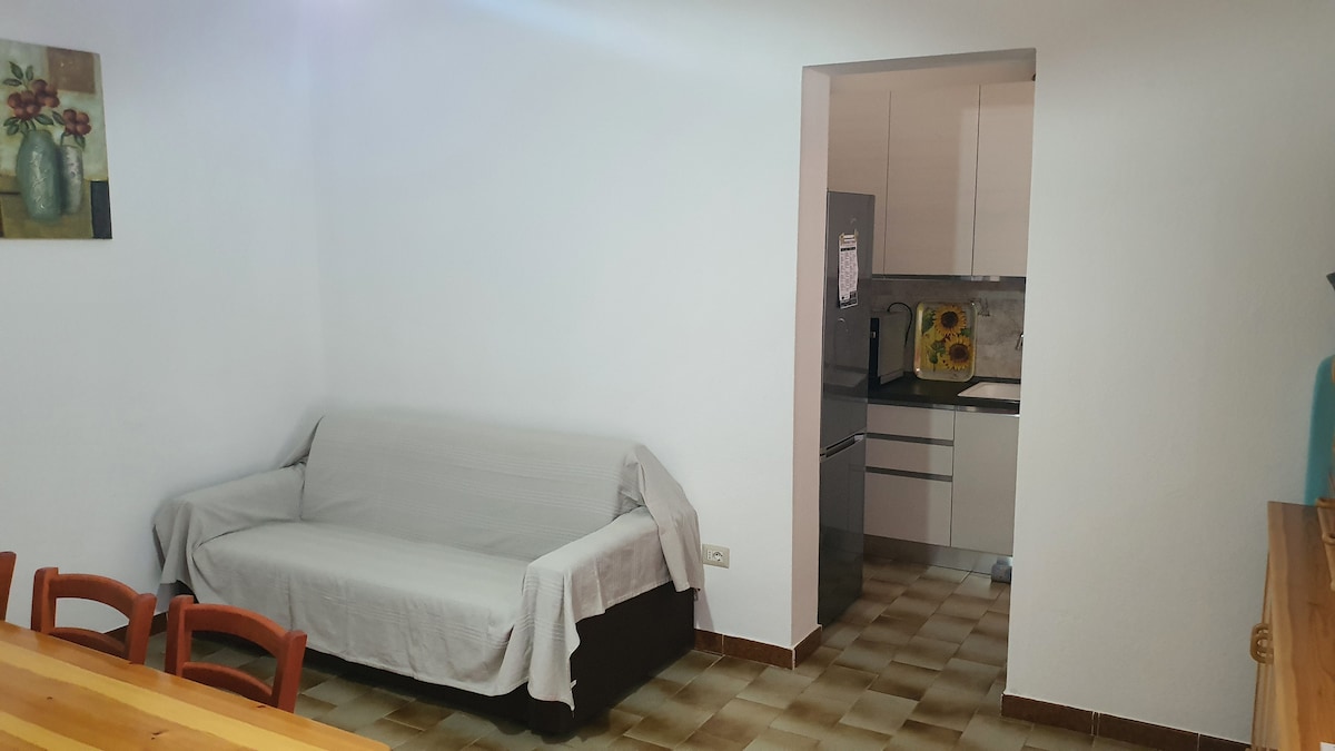 Propriété Airbnb réussie: Air cond, Large garden, 100 meters from the sea à Sinnai