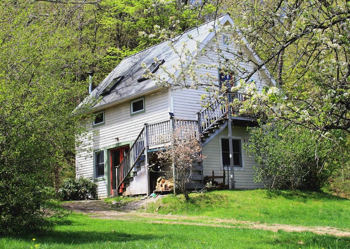 Healing Arts Retreat at Trillium Sanctuary Houses for Rent in